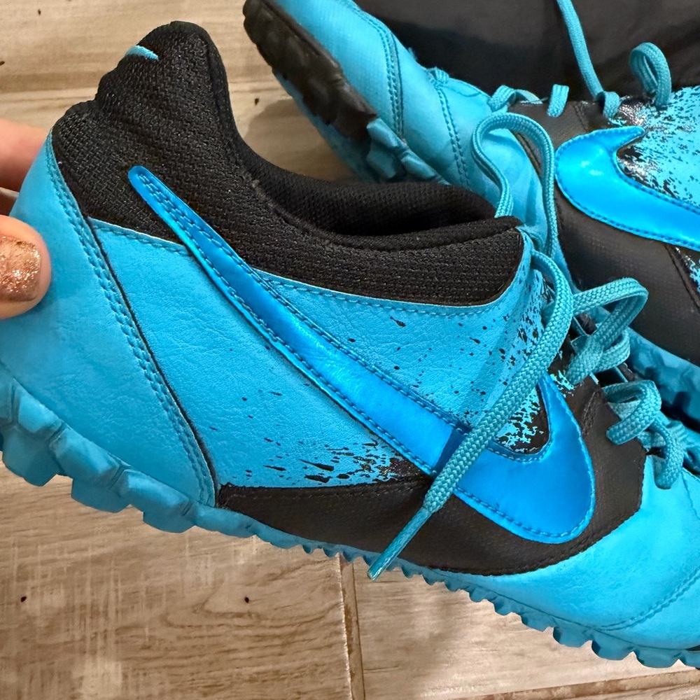Nike Men’s Vibrant Blue and Black Sneakers and Shin Guards